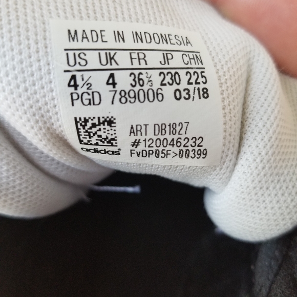 Girls Adidas sneakers - Picture 4 of 6